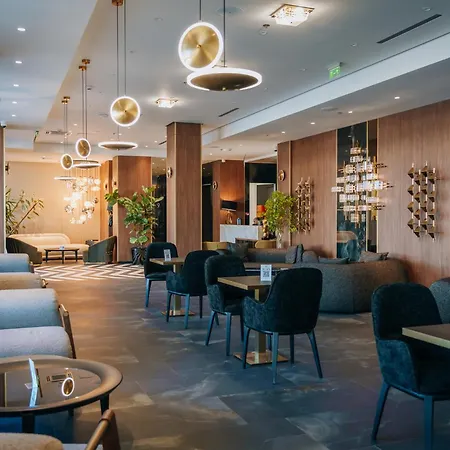 Sky Airport 4*