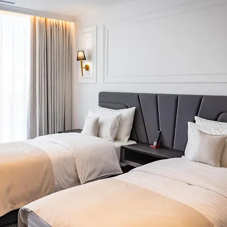 Hotel Sky Airport 4*