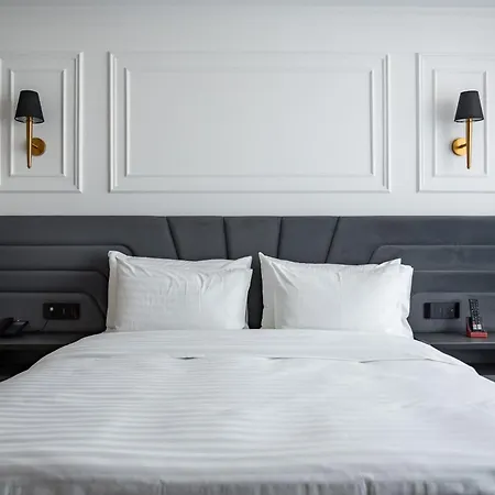 Hotel Sky Airport 4*