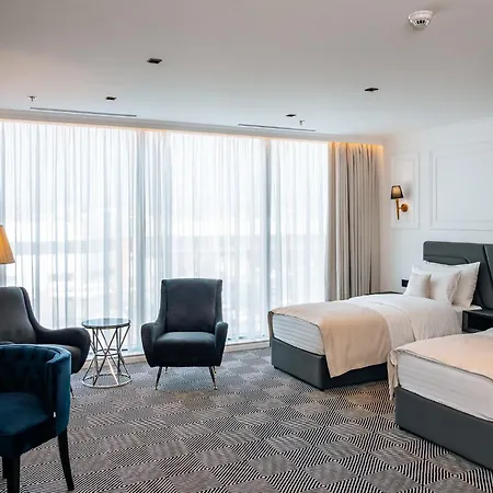 Otel Sky Airport 4*