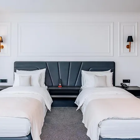 Hotel Sky Airport 4*