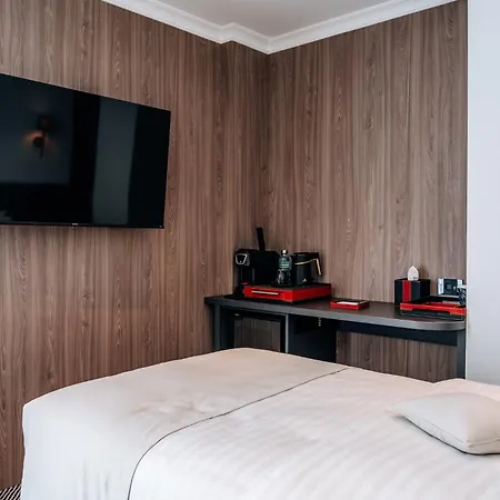 Sky Airport Hotel 4*
