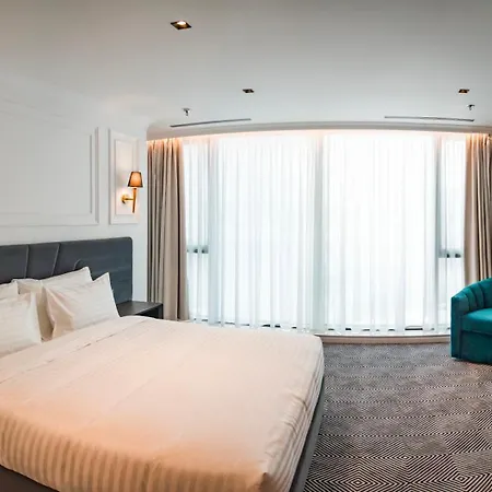 Sky Airport Hotel 4*