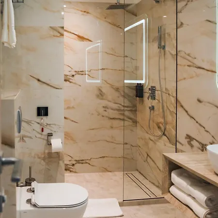 Hotel Sky Airport 4*