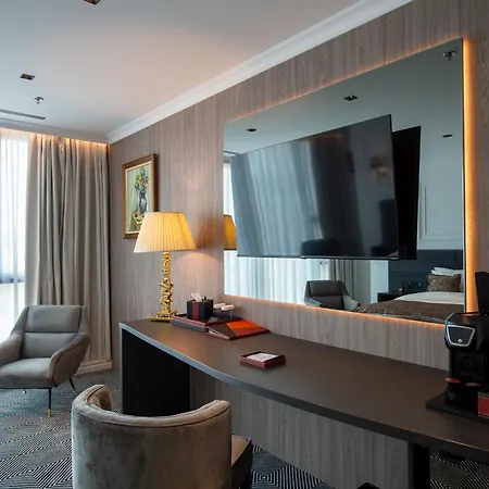 Sky Airport Hotel 4*