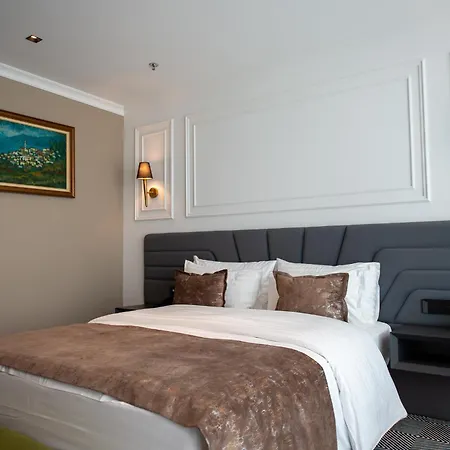 Hotel Sky Airport 4*