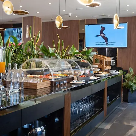 Hotel Sky Airport 4*
