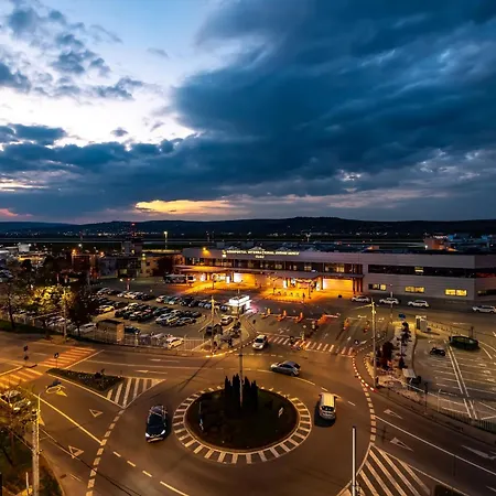 Hotel Sky Airport 4*