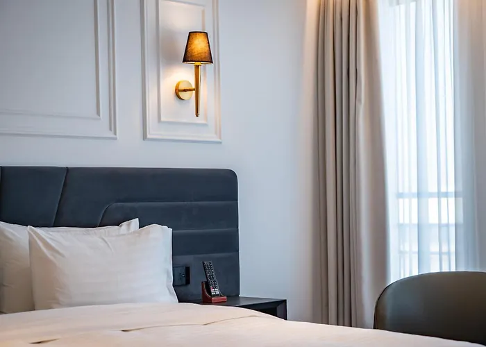 Hotel Sky Airport 4*