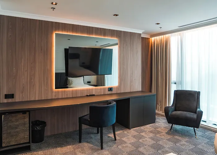 Готель Sky Airport 4*