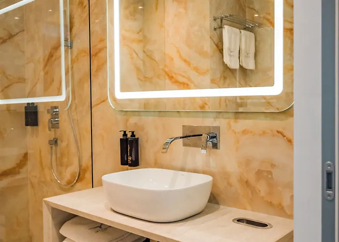 Sky Airport Готель